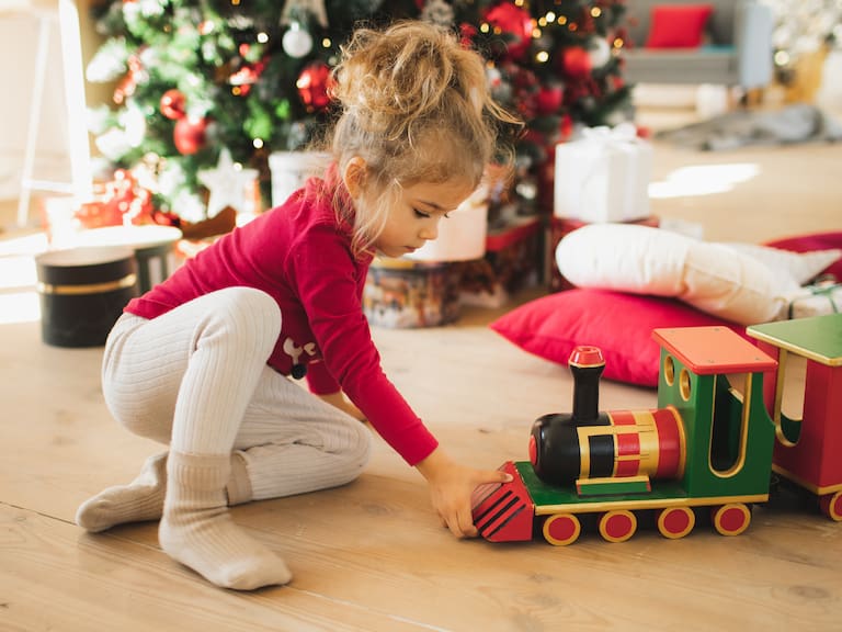 Qué tipo de juguetes navideños pueden ser peligrosos para los niños: estos son los más comunes