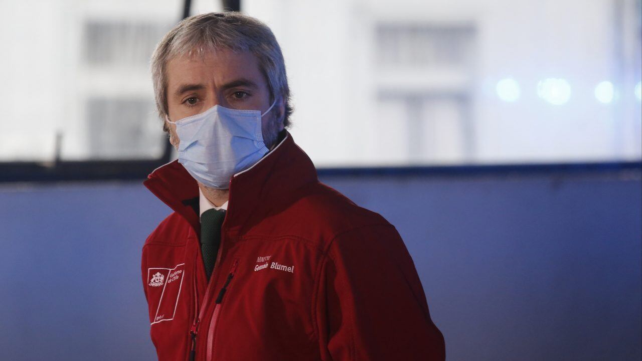 16 de Junio de 2020/CONCEPCION
Ministro del Interior y Seguridad Pblica Gonzalo Blumel Mac Iver, visita el cuartel de la PDI en la ciudad de Concepcion, en donde muestran decomiso de 823 kilos de Cocaina Base, durante la pandemia de Covid-19 que afecta al pas
FOTO:SEBASTIAN BROGCA/AGENCIAUNO