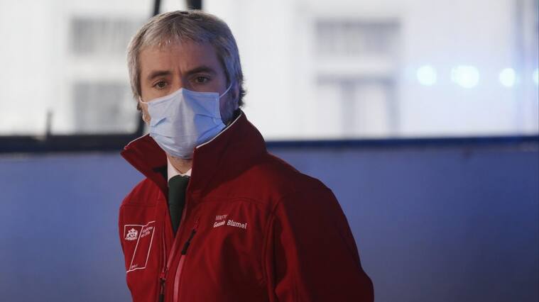 16 de Junio de 2020/CONCEPCION
Ministro del Interior y Seguridad Pblica Gonzalo Blumel Mac Iver, visita el cuartel de la PDI en la ciudad de Concepcion, en donde muestran decomiso de 823 kilos de Cocaina Base, durante la pandemia de Covid-19 que afecta al pas
FOTO:SEBASTIAN BROGCA/AGENCIAUNO