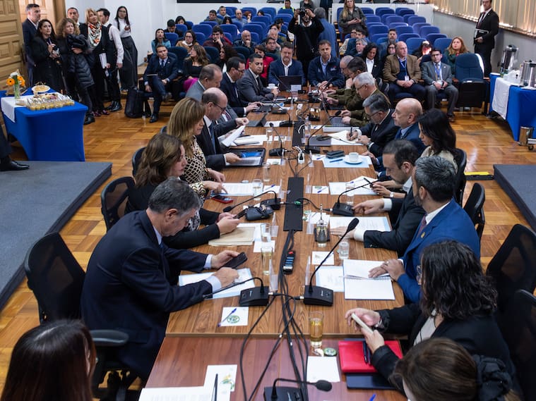 Comisión de Seguridad del Senado sesionó en San Bernardo.