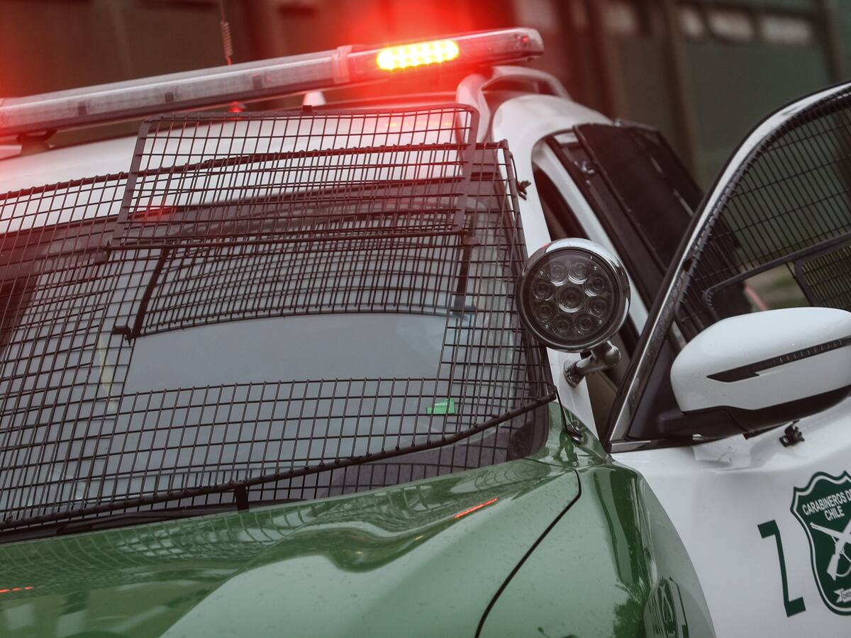 Menor de edad apuñala a joven de 18 años afuera de un liceo en Valparaíso
