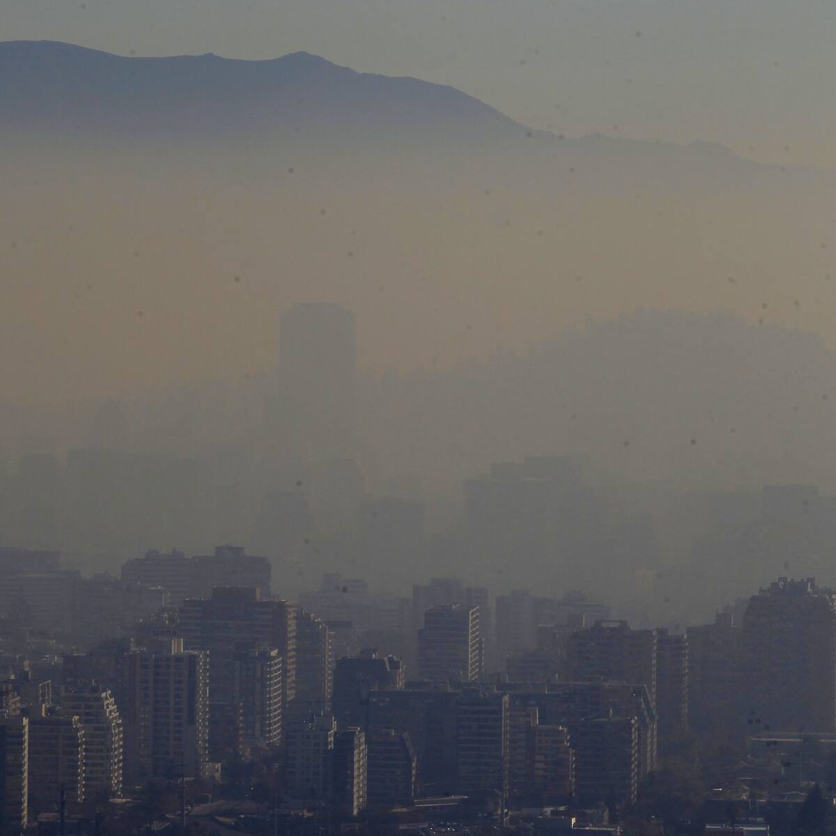 Santiago enfrenta su cuarta preemergencia ambiental del año: estas son las restricciones para este domingo 14 de junio