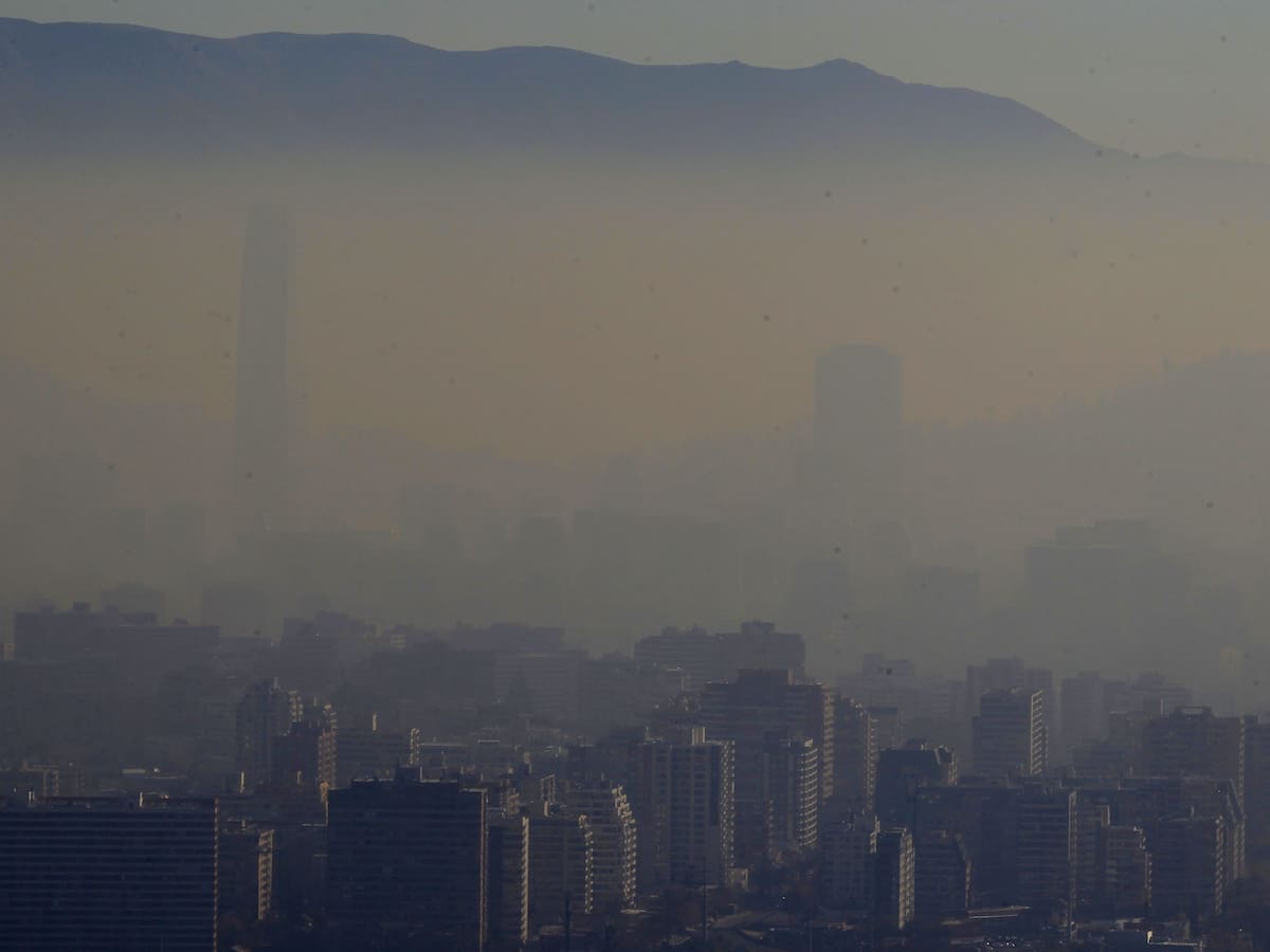 Santiago enfrenta su cuarta preemergencia ambiental del año: estas son las restricciones para este domingo 14 de junio