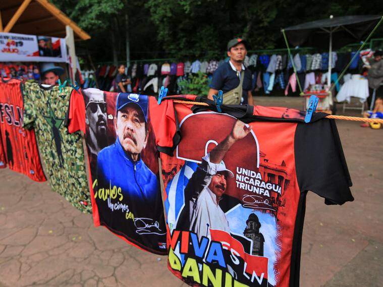 Camisetas de Daniel Ortega se venden en las calles de Nicaragua