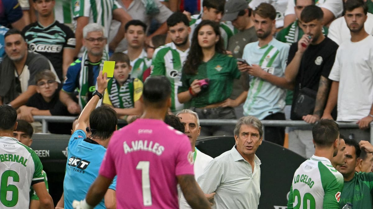 Pellegrini vive una pesadilla ante Barcelona: golazo anulado, furia y dura derrota del Betis