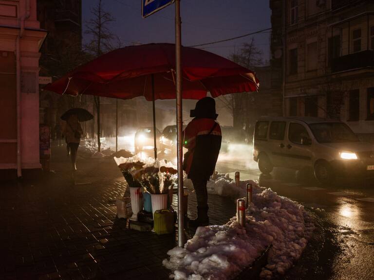 Los suministros de energía y agua siguen sin regresar en su totalidad a Kiev