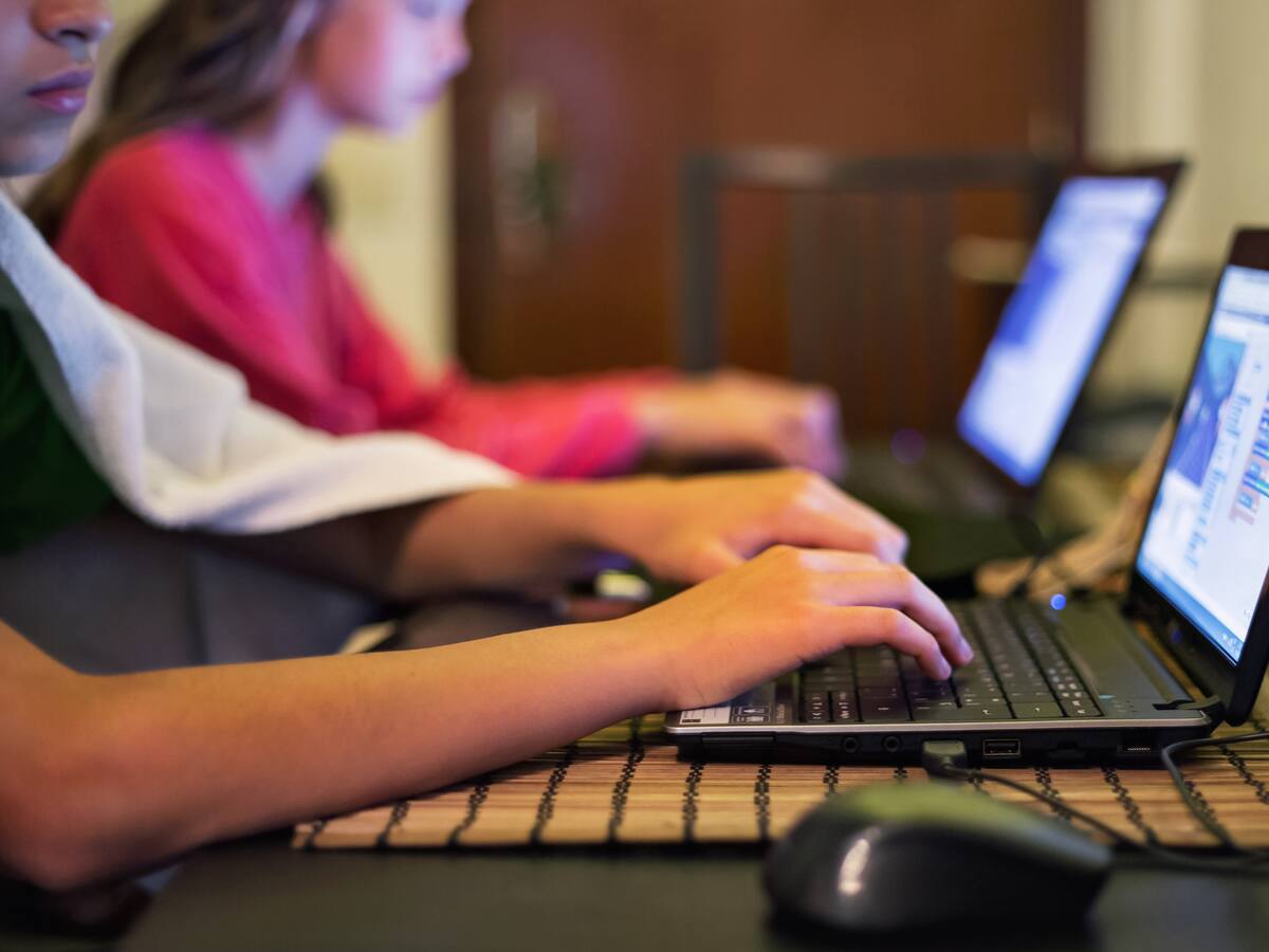 ¿Cómo elegir un buen computador para el colegio? Estos son los cinco factores a considerar