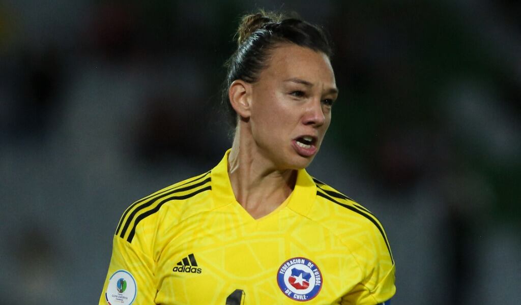 Capitana histórica: Tiane Endler llega a los 100 partidos con La Roja en amistoso a puertas cerradas ante Nueva Zelanda