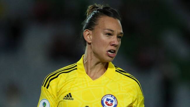 Capitana histórica: Tiane Endler llega a los 100 partidos con La Roja en amistoso a puertas cerradas ante Nueva Zelanda