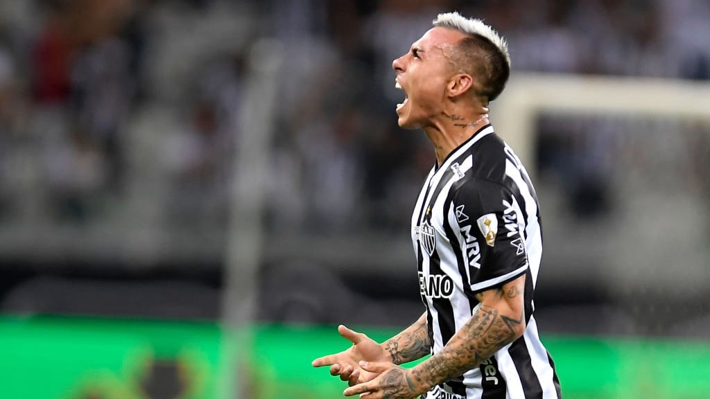 La advertencia del presidente de Atlético Mineiro para renovarle el contrato a Eduardo Vargas
