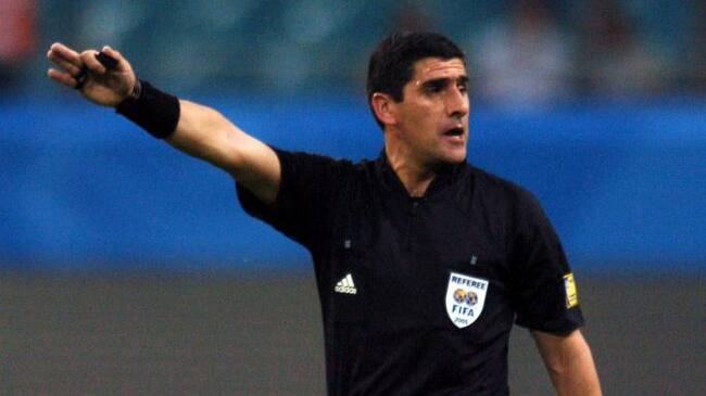 Referee Carlos Chandia (Photo by John Walton - PA Images via Getty Images)