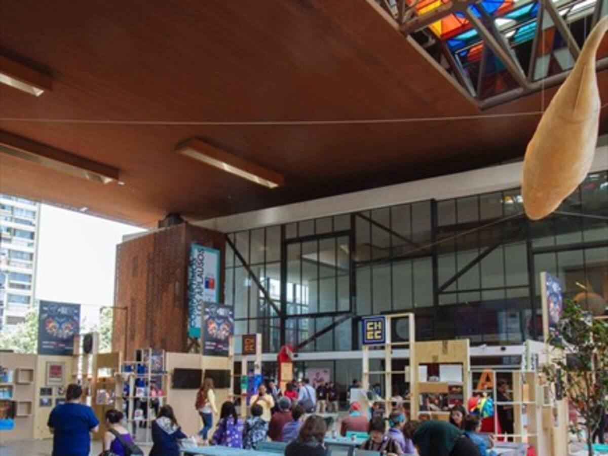 ¿Creador o artista? Abren postulación para promover desarrollo de la economía creativa en Chile