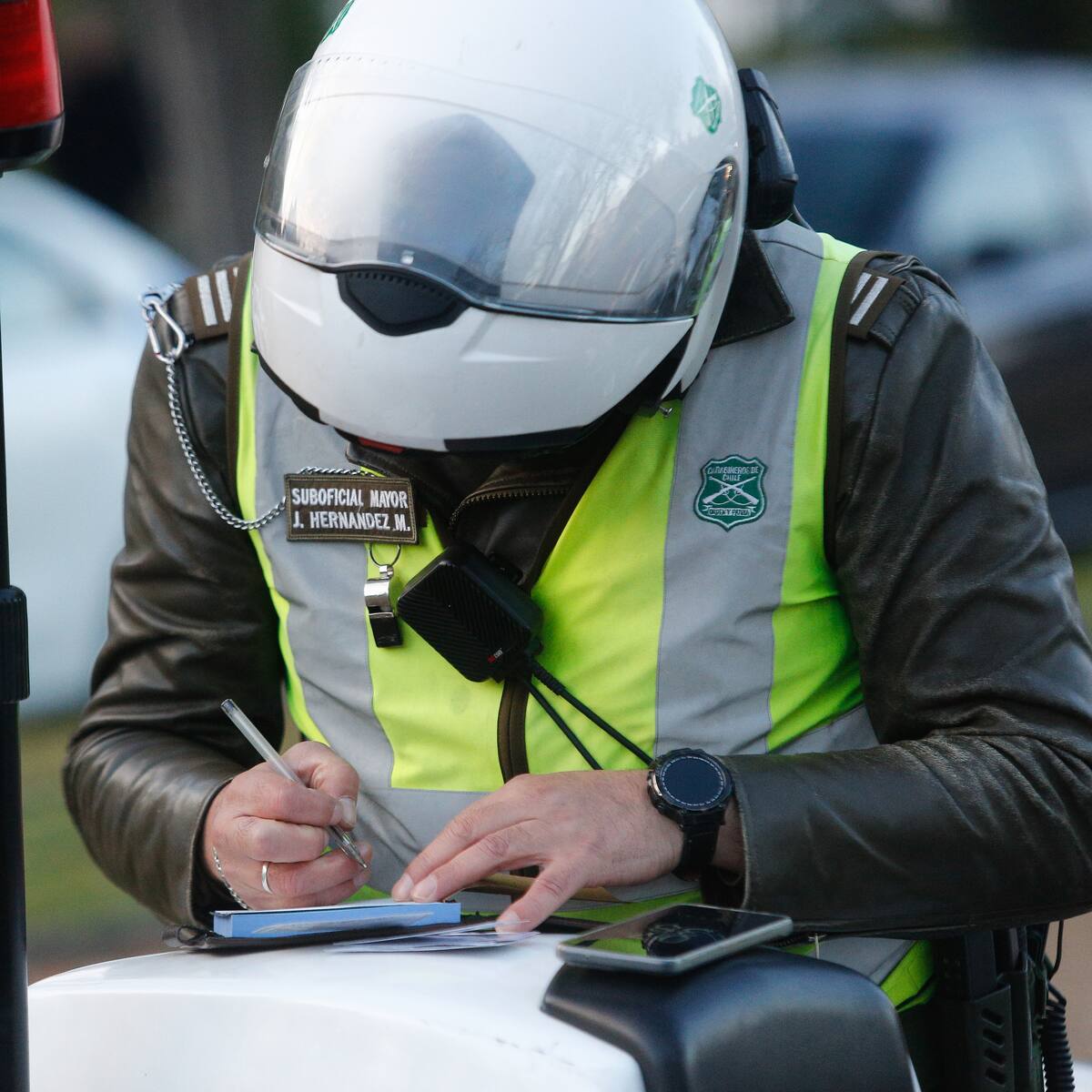 Quiso sobornar a Carabineros con 10 mil pesos: conductor es detenido durante fiscalización en Pudahuel