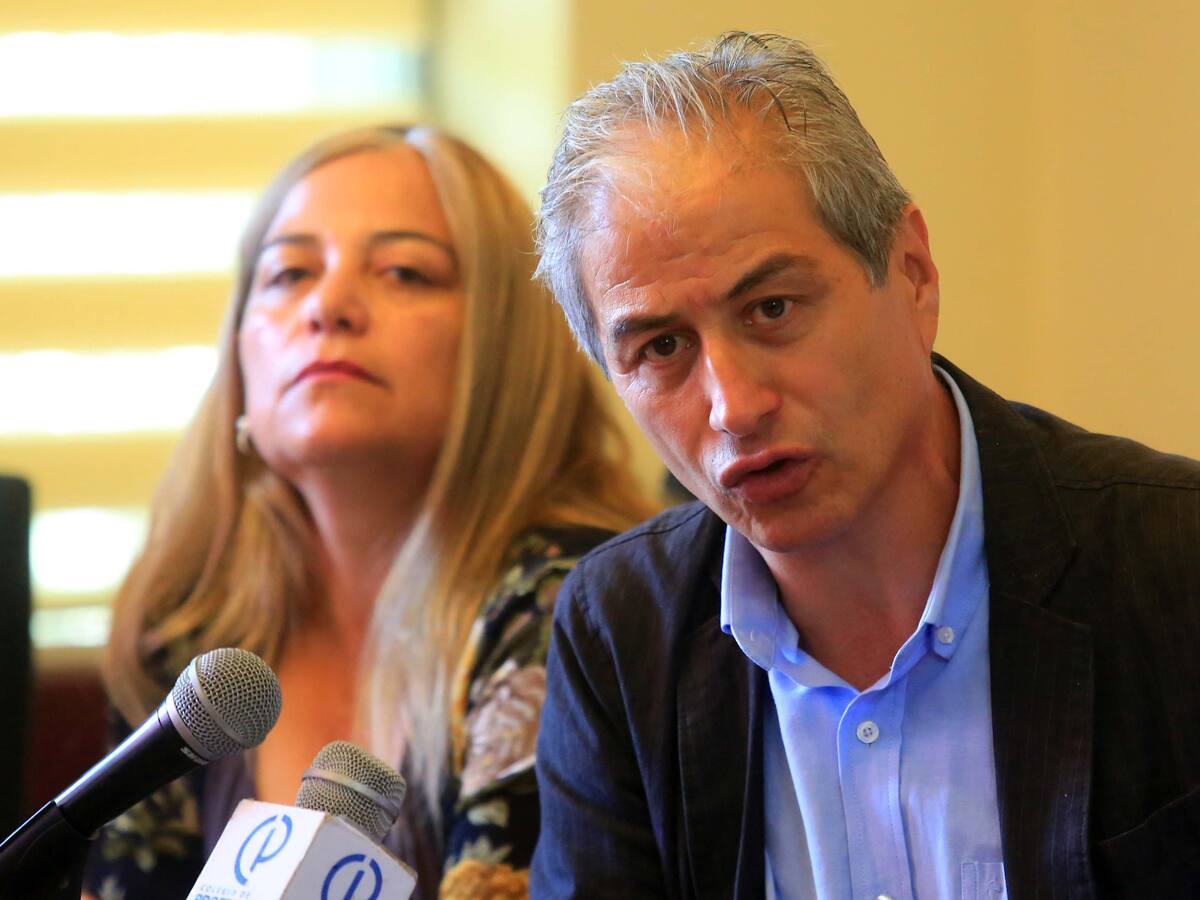 Aguilar: «Llegó el momento en que el señor que está en La Moneda tiene que pensar seriamente en dimitir”