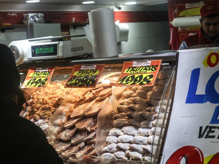 20 de Junio de 2022 / RECOLETA La inflación llega a números históricos lo que hace el encarecimiento de la vida como la canasta básica y afecta los precios en la Vega Central
FOTO: DIEGO MARTIN / AGENCIAUNO
