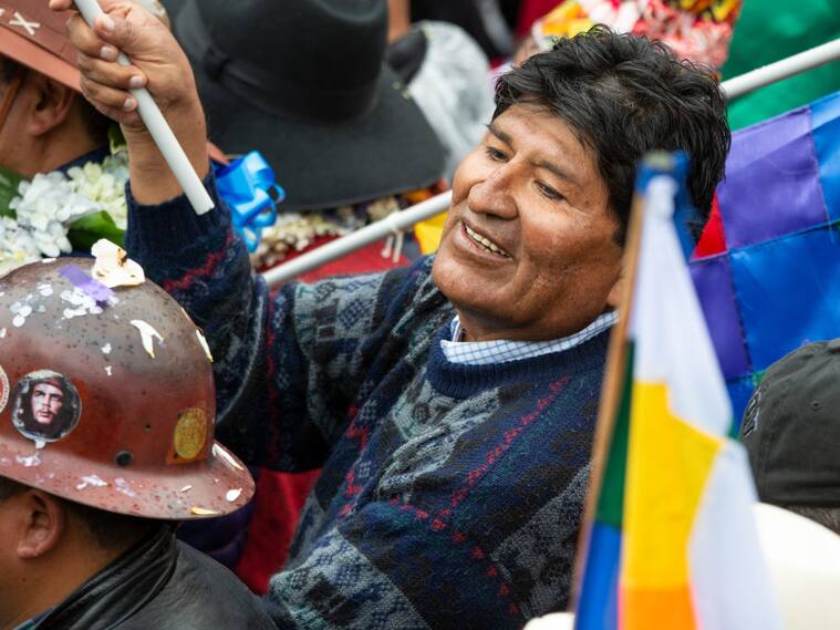 El expresidente boliviano Evo Morales junto a sus seguidores en La Paz