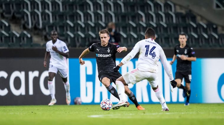 MOENCHENGLADBACH, GERMANY - OCTOBER 27: Patrick Herrmann of Borussia Moenchengladbach in action during the Group B - UEFA Champions League match between Borussia Moenchengladbach and Real Madrid at Borussia-Park on October 27, 2020 in Moenchengladbach, Germany. (Photo by Christian Verheyen/Borussia Moenchengladbach via Getty Images)
