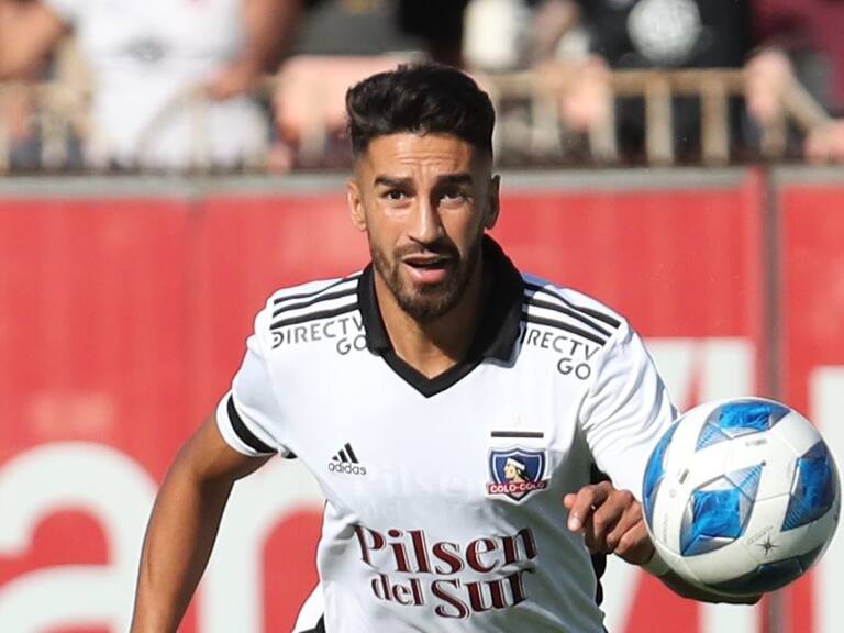 19 de Febrero del 2022/SANTIAGOJuan Martín Lucero(i) , ,durante el partido valido por la Tercera fecha del Campeonato Nacional AFP PlanVital 2022, entre Colo Colo vs Audax Italiano, disputado en el estadio Monumental.
FOTO:FRANCISCO LONGA/AGENCIAUNO