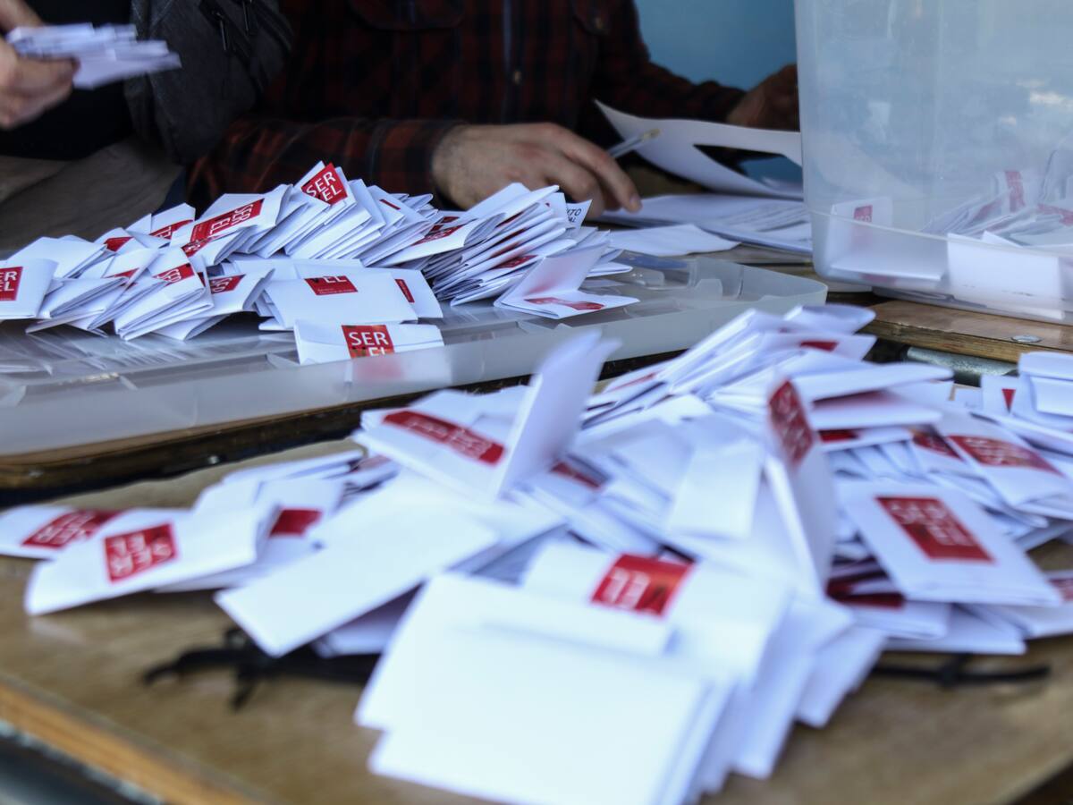 Cientista político apunta a “juego de minorías” por reforma electoral: “Derecha e izquierda están preocupadas por consolidar a su sector”