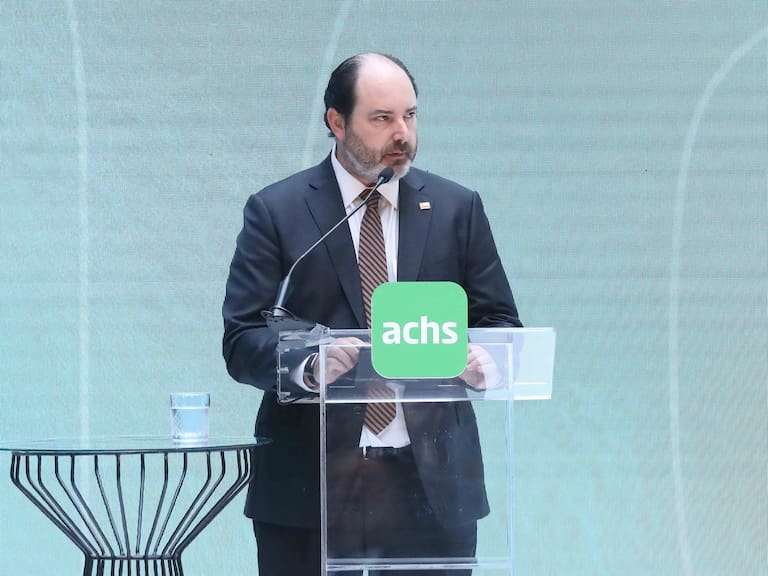 1 de mayo de 2026 / SANTIAGO
El Presidente José Antonio Kast, junto a la primera dama María Pía Adriasola, y el ministro de Trabajo, Tomás Rau, participa en conmemoración del 1 de mayo en el Hospital del Trabajador. En la imagen, Tomas Rau, Ministro del Trabajo y Previcion Social.
FOTO: SEBASTIAN BELTRAN GAETE / AGENCIAUNO