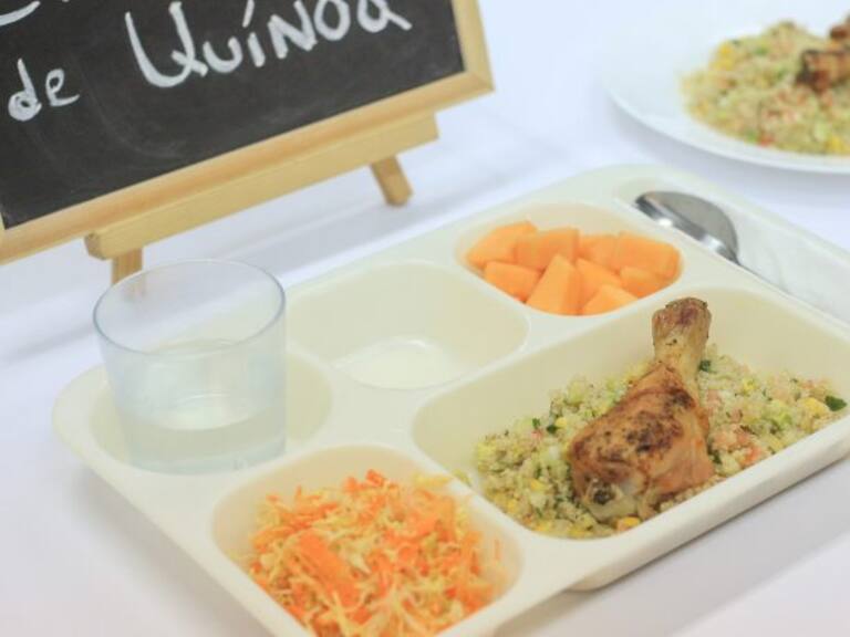 Junaeb anunció cambios en programas de alimentación escolar: consumo de pan se reducirá en un 50%