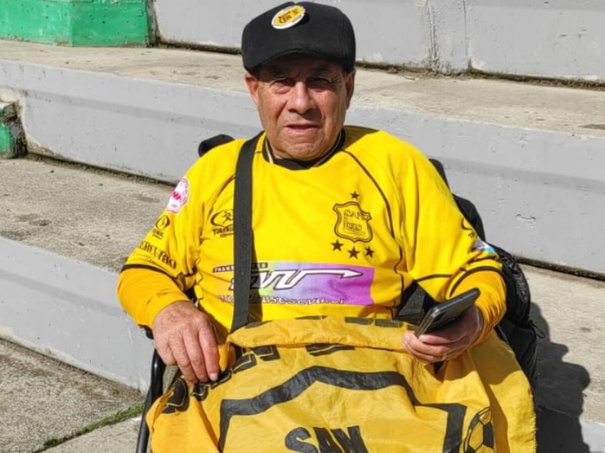 Sufrió dos ACV y sigue a su club en silla de ruedas por todo Chile: “Eso no significa nada”
