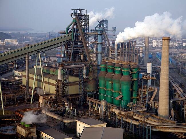 Una fábrica de acero contamina en la provincia china de Anhui