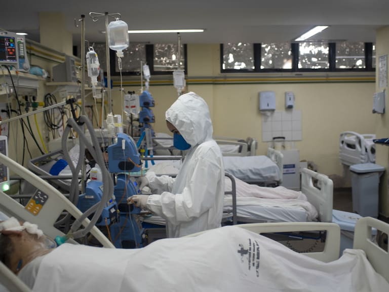 Pacientes del Covid-19 son atendidas en un hospital de Río de Janeiro