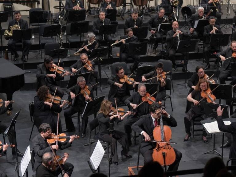 Emotivo retorno de Maximiano Valdés a la Sinfónica de Chile