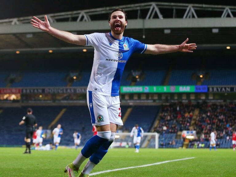 En Inglaterra destacan la proactividad y solidaridad en el juego de Ben Brereton