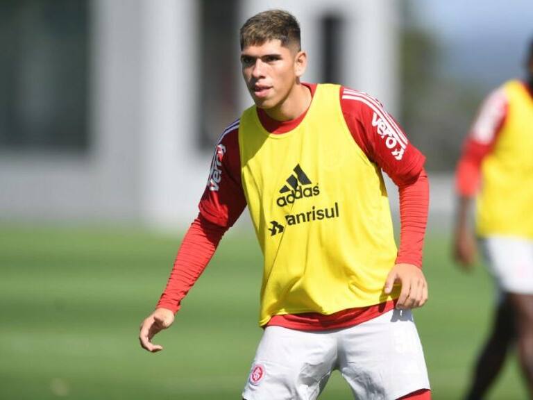 Así fue la primera práctica de Carlos Palacios en Internacional de Porto Alegre