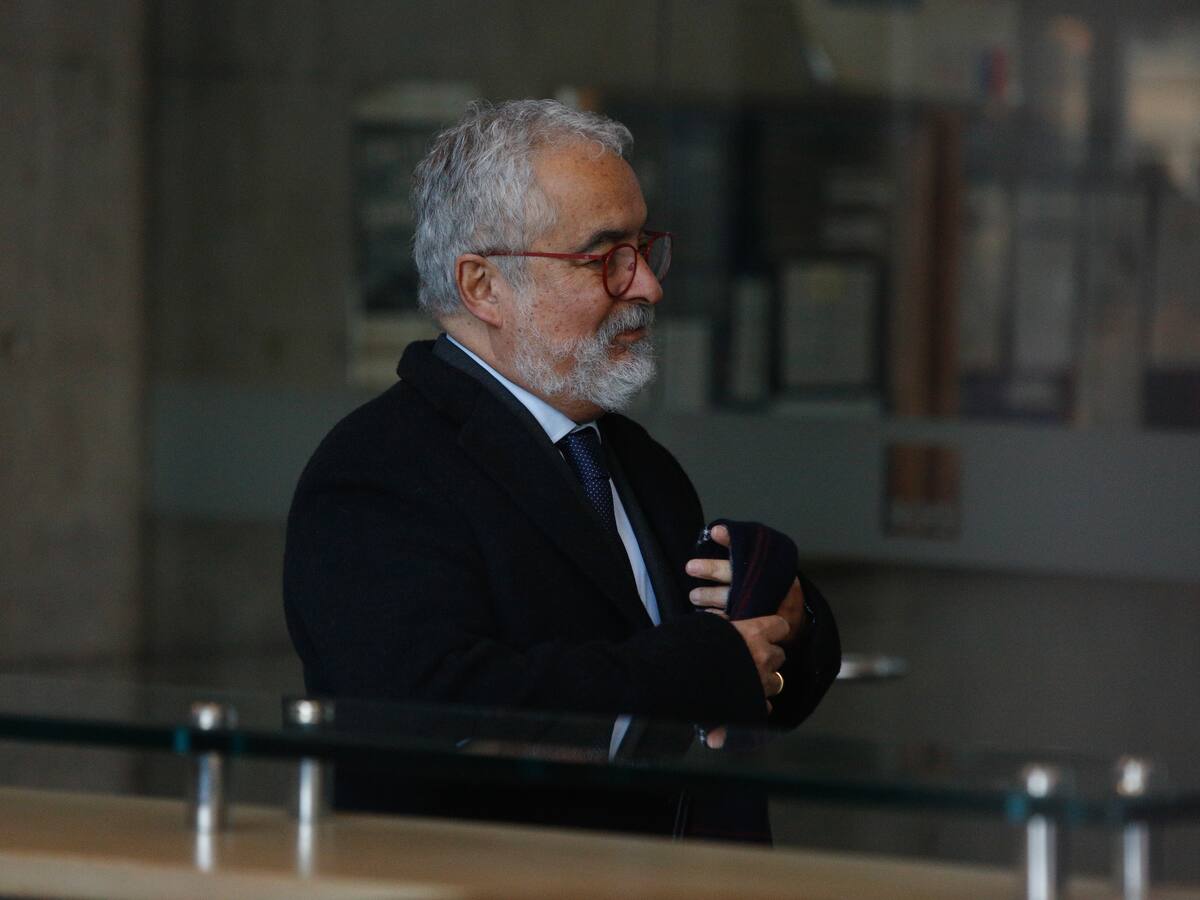 En el día de su cumpleaños: Luis Hermosilla llega en completo silencio al Centro de Justicia para continuar su formalización por el Caso Audios