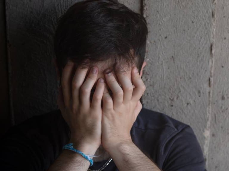 ¡Trató hasta de derribar una puerta! Estudiante de periodismo protagonizó intenso acoso a profesor en Concepción