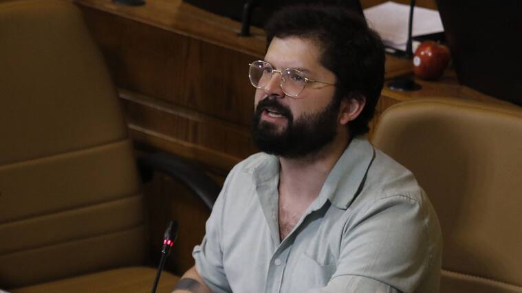18 DE DICIEMBRE DE 2019/VALPARAISOEl diputado Gabriel Boric, durante la sesion de la Camara de Diputados, en donde se discute la reforma que establece el procedimiento para elaborar una nueva Constitucion.
FOTO: LEONARDO RUBILAR CHANDIA/AGENCIAUNO