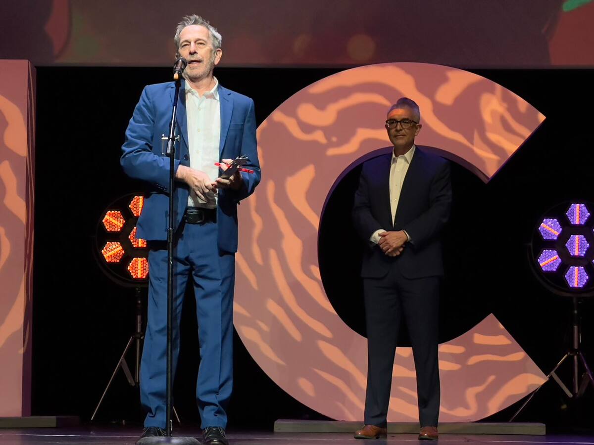 “Pido humanidad, respeto y paz”: Alfredo Castro menciona el conflicto entre Israel y Palestina durante su homenaje en el Festival de Guadalajara