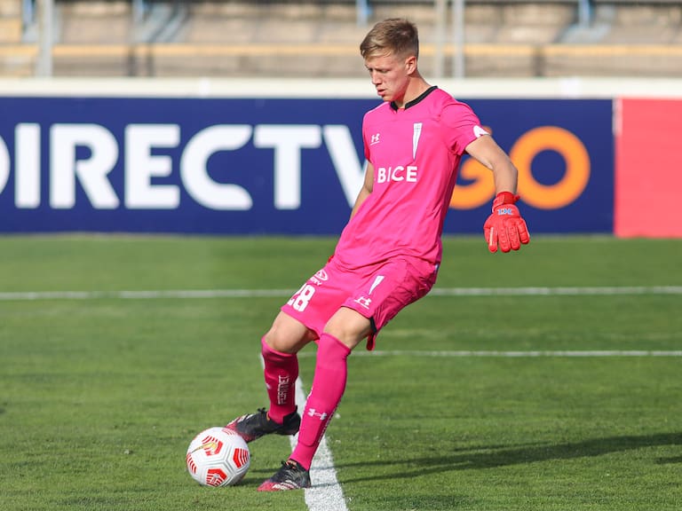 Vicente Bernedo, arquero UC