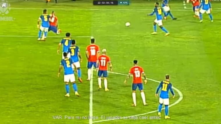 Conmebol liberó diálogo del VAR en Chile-Brasil: "No hay ninguna falta ahí"