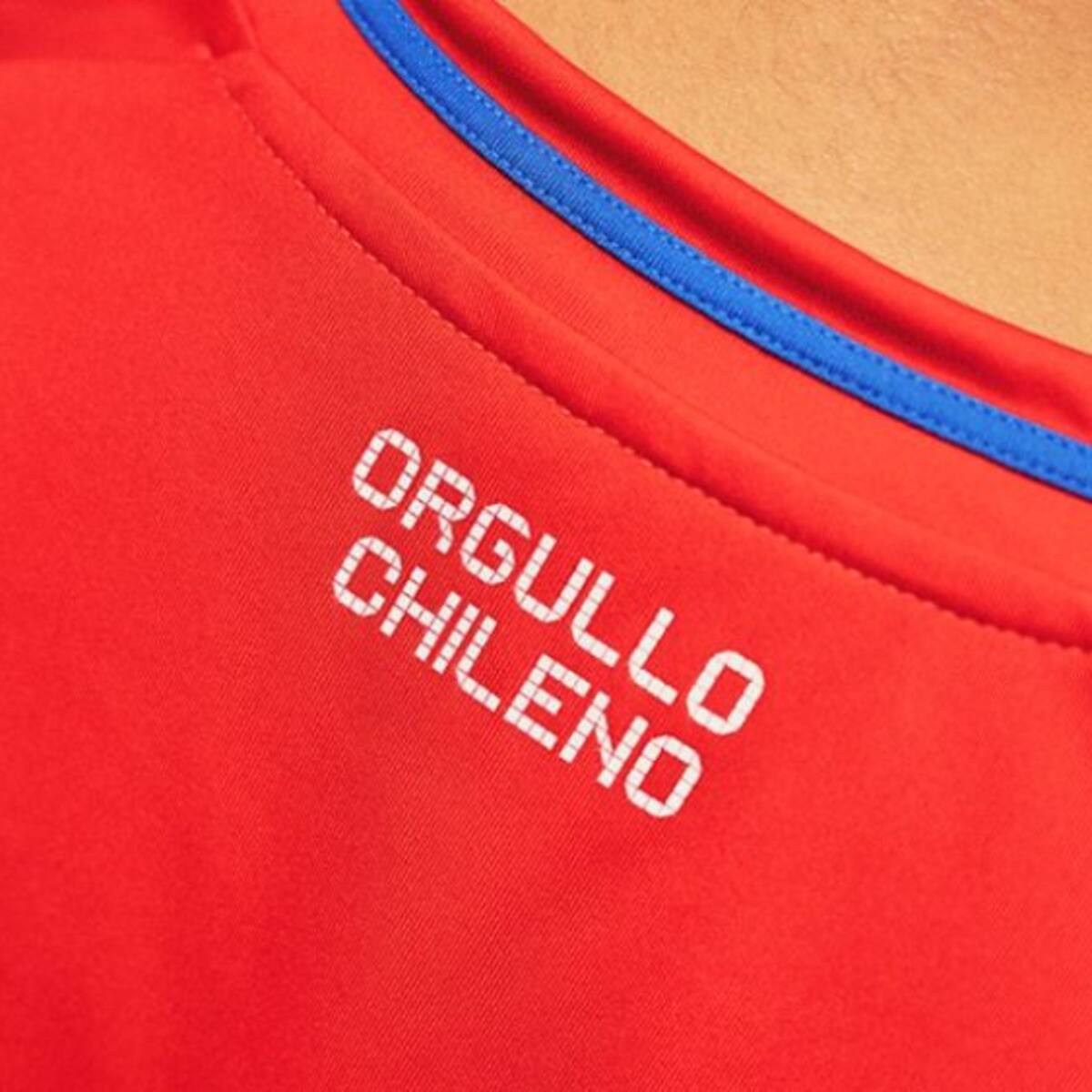“Rompería la tradición...”: filtran el insólito color que tendría la segunda camiseta de Chile para el 2026