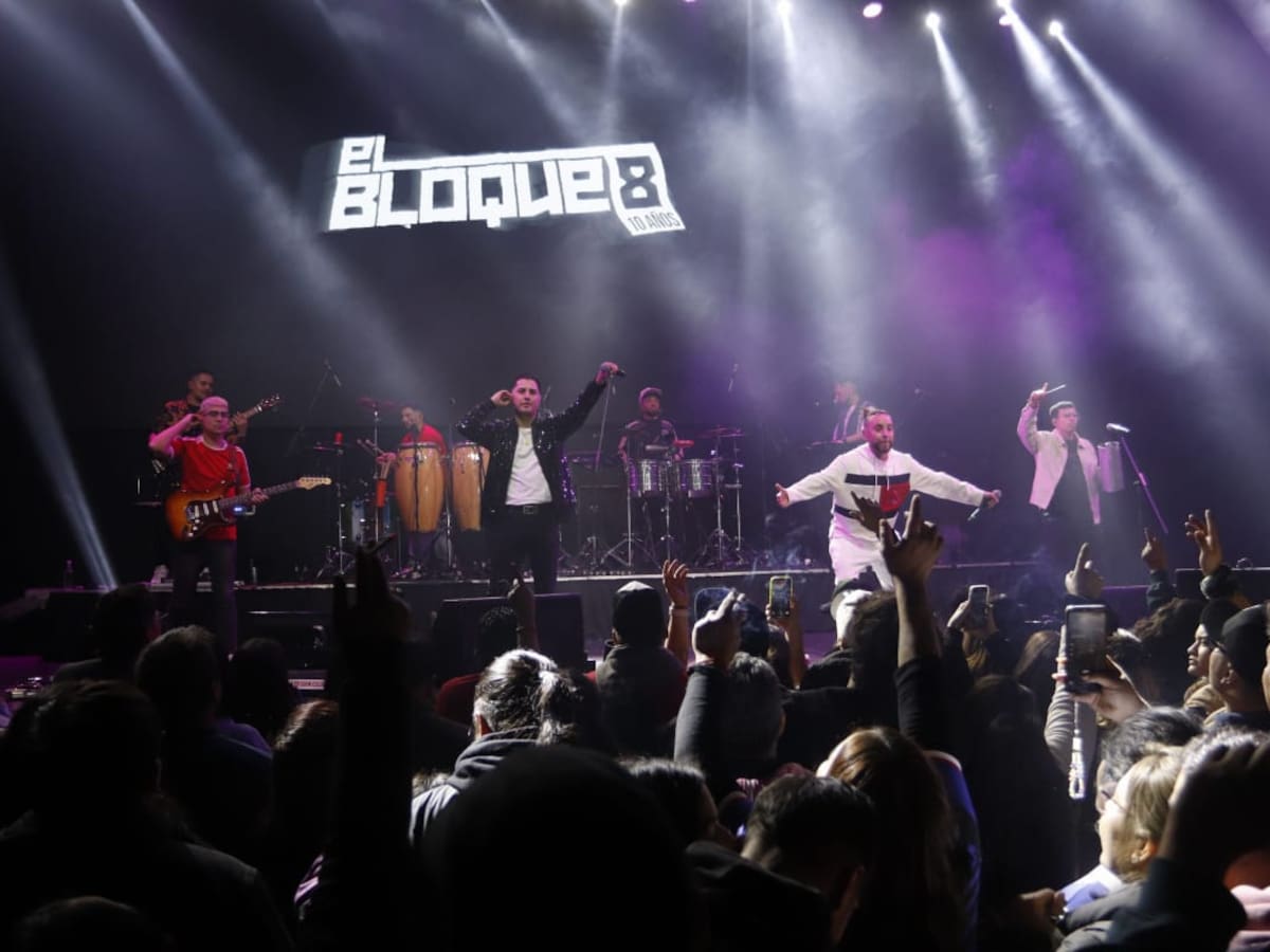 El Bloque 8 celebra una década años de cumbia con un histórico lleno total en el Caupolicán