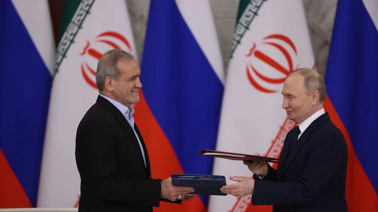 Los gobiernos de Rusia e Irán firmaron un acuerdo de cooperación para el área militar