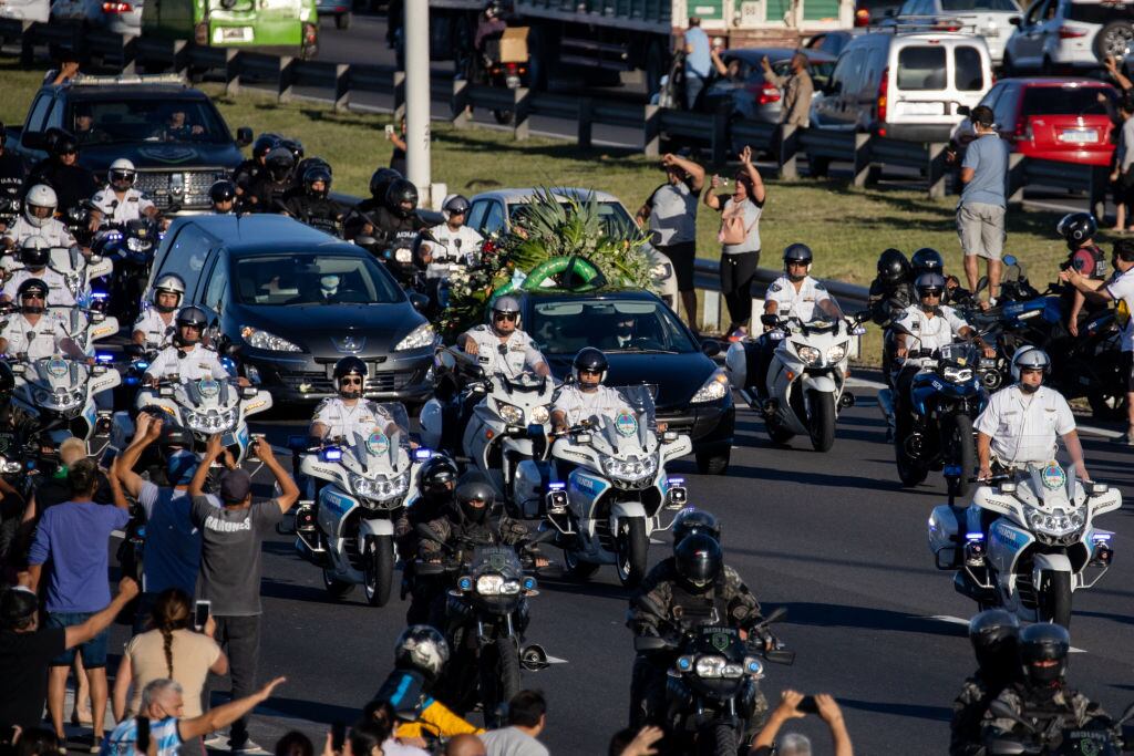 Multitudinario funeral de Diego Maradona