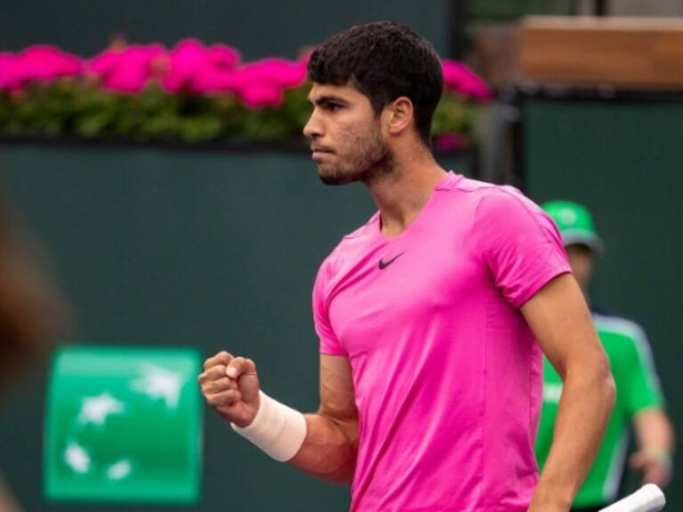 Carlos Alcaraz barre a Daniil Medvedev en la final y se consagra bicampeón del Masters 1000 de Indian Wells