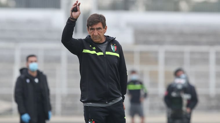 Bolivia arremete para abrochar la salida de Gustavo Costas de Palestino