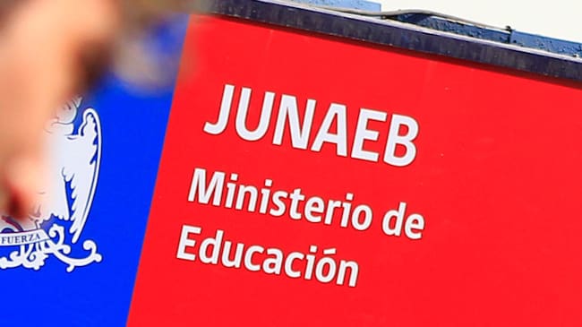 Junaeb entrega más de 13 mil raciones a regiones afectadas por la emergencia climática