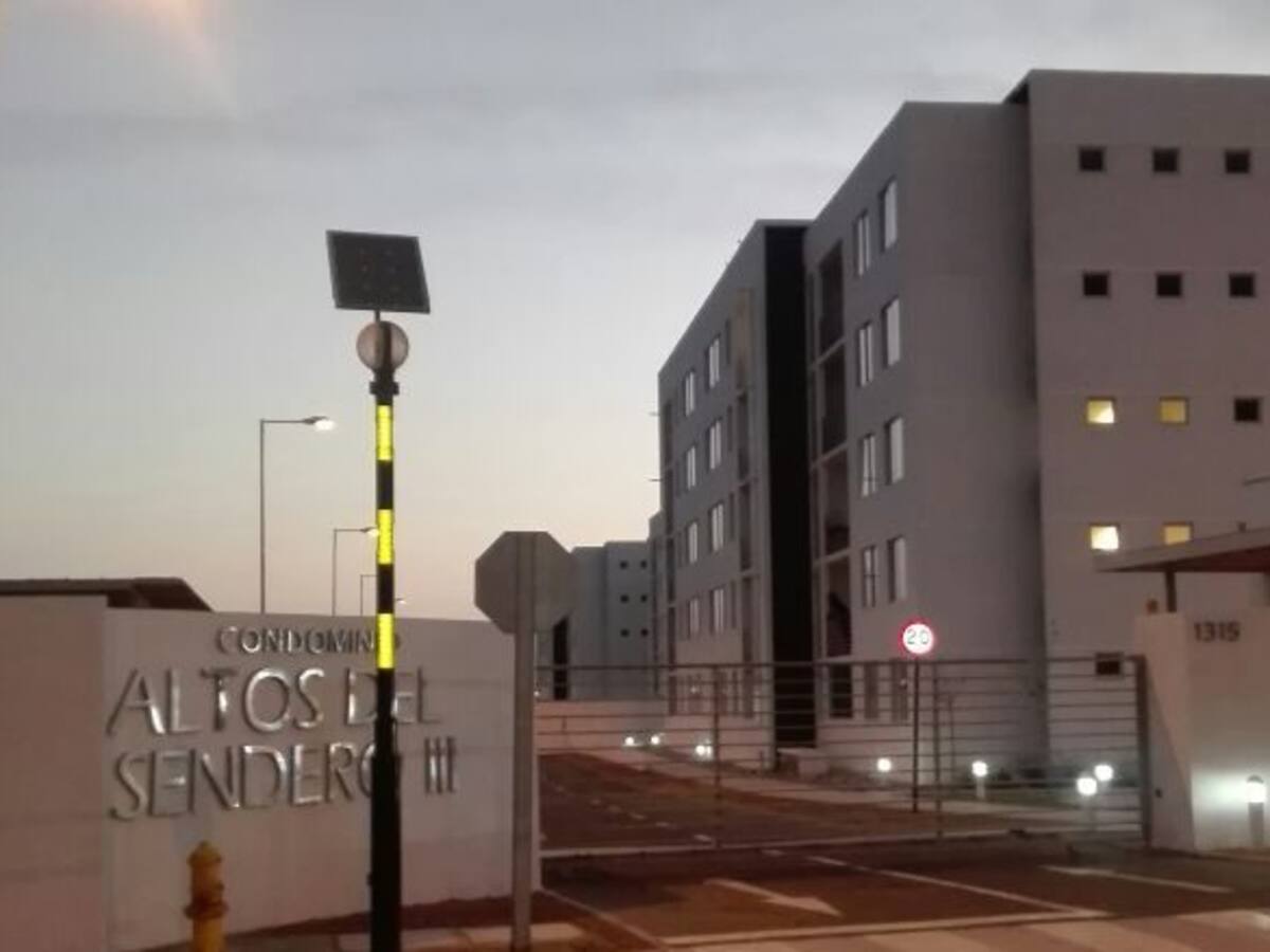 Sujeto acusado de violencia intrafamiliar cae de cuarto piso al escapar de Carabineros