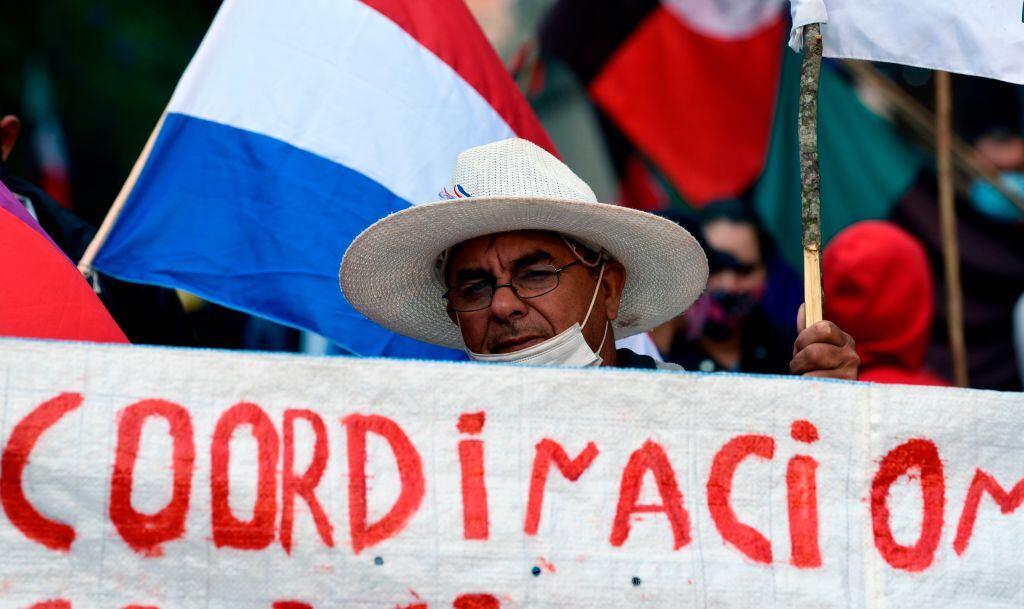 Protestas ante la sede del congreso paraguayo