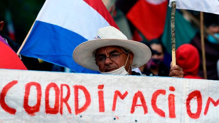Protestas ante la sede del congreso paraguayo
