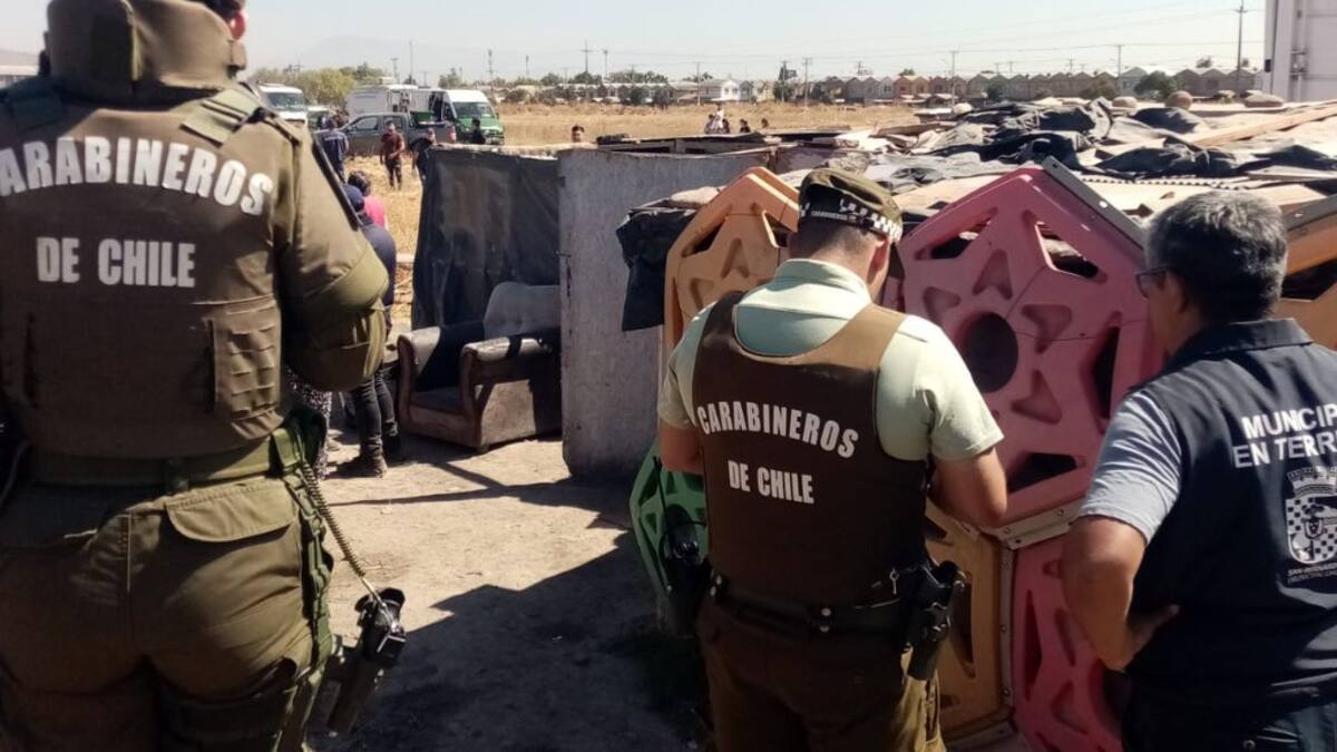 Desalojo de rucos en San Bernardo dejan 4 detenidos: retiran 30 asentamientosm y 100 mil kilos de basura