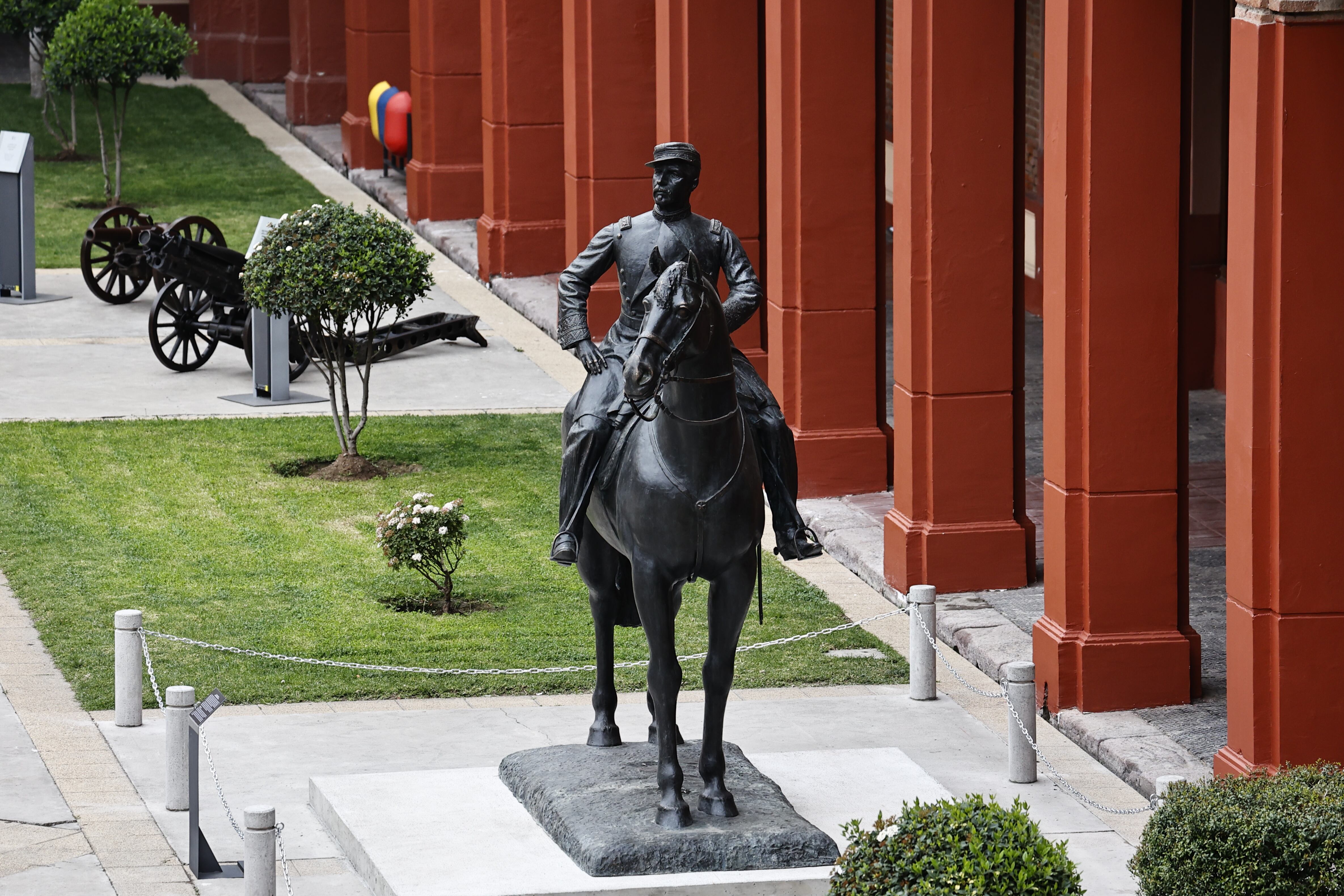 Giro inesperado: Consejo de Monumentos frena retorno de la estatua de Baquedano a Plaza Italia