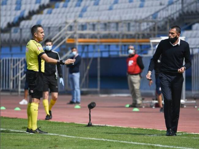 Cristián Paolucci, ayudante de Gustavo Poyet en la UC: "Llegamos bárbaro al clásico"